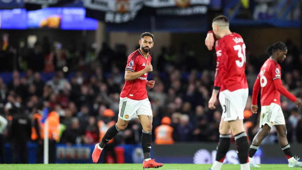 Matheus Cunha strike sinks Chelsea as Man Utd tighten grip on Champions League spot