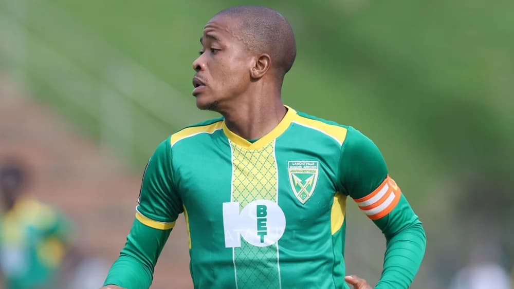 Manqoba Mngqithi hails Ayanda Jiyane as modern-day defender Manqoba Mngqithi hails Ayanda Jiyane as modern-day defender