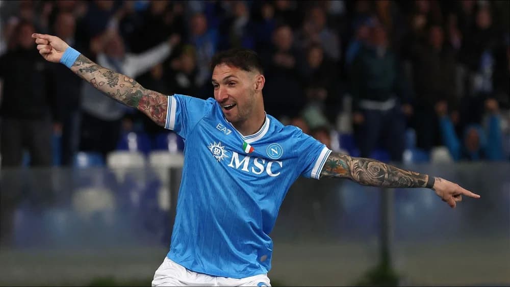 Massimiliano Allegri concedes title fight as AC Milan lose in Naples Massimiliano Allegri concedes title fight as AC Milan lose in Naples