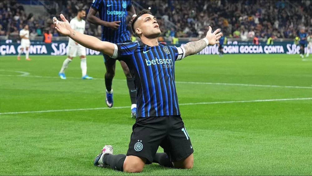 Cristian Chivu hails "mature" Inter Milan as five-star blitz sinks Roma Cristian Chivu hails "mature" Inter Milan as five-star blitz sinks Roma